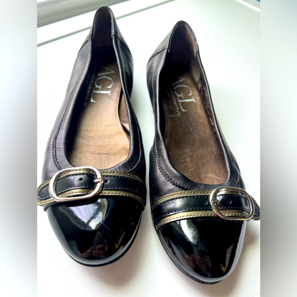 ATTILIO GIUSTI LEOMBRUNI
Women's Monika Black Cap Toe Ballet Flats size 10